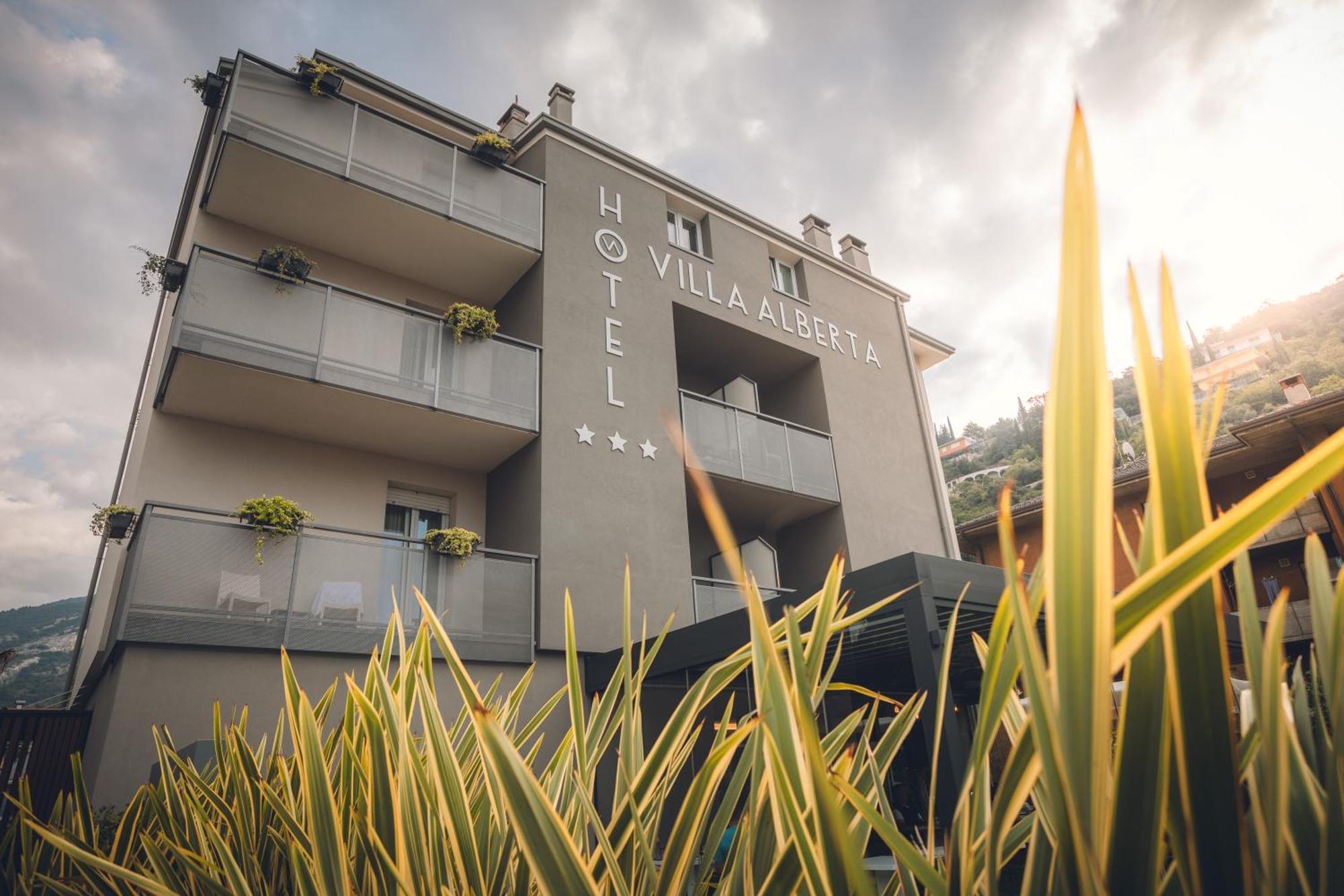Hotel Villa Alberta Nago Exteriér fotografie